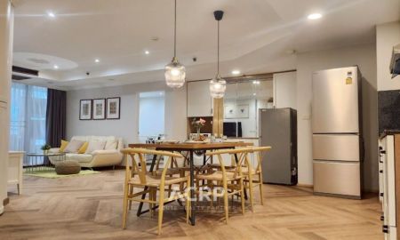 ขายคอนโด - ขายพร้อมผู้เช่า คอนโด Las Colinas บนถนนสุขุมวิท 21 อโศก ติดสถานี BTS และ MRT