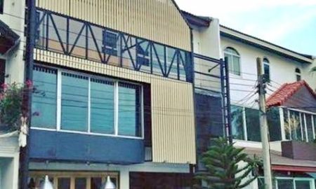 ขายอาคารพาณิชย์ / สำนักงาน - ร้านคราฟเบียร์ กรึ่มๆขึ้นรถไฟฟ้าอย่างปลอดภัย MRTแจ้งวัฒนะ14 140ม. ให้เช่าอาคาร 3ชั้น 2คูหา 280 ตร.ม. ม.ธุรกิจบัณฑิตย์ 2.5 กม.ผู้คนหนาแน่น