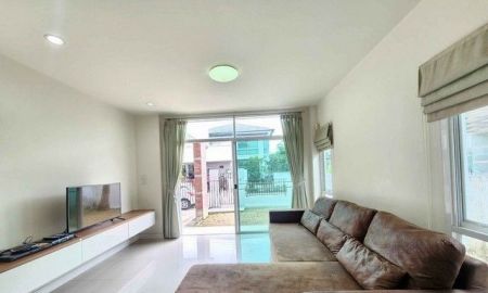 ให้เช่าบ้าน - ให้เช่าบ้านเดี่ยวใกล้สถานีรถไฟฟ้าสายสีส้ม สถานีสี่แยกมิสทีน , สถานีตลาดธนาธร)ย่านสะพานสูง มิสทีน หมู่บ้านสัมมากร ซอยรามคำแหง 162/1