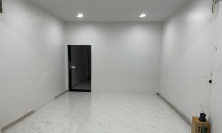 ขายอาคารพาณิชย์ / สำนักงาน - ขายอาคารพาณิชย์ 2 ชั้นครึ่ง ทำเลทอง อำเภอเมือง จังหวัดลพบุรี