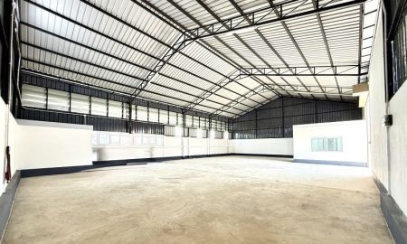 ให้เช่าโรงงาน / โกดัง - ให้เช่าโกดังคลังสินค้าสร้างใหม่ท่าข้าม บางขุนเทียน ขนาด 1300 ตรม มีห้องน้ำ/ออฟฟิศ