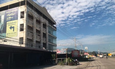 ขายอาคารพาณิชย์ / สำนักงาน - ขายอาคารพาณิชย์ 5ห้อง3.5ชั้น 123ตรว. ติด ทล.344 บ้านบึง เยื้องบิ๊กซี,โลตัล ขนาดที่ดิน 20x24m ด้านหลังติดทางสาธารณะ ทำเลการค้า