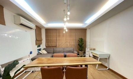 ให้เช่าทาวน์เฮาส์ - ให้เช่าทาวน์โฮม 3 ชั้น + ดาดฟ้า 180 ตรม. 4 ห้องนอน ใกล้ MRT รัชดาภิเษก เดินเพียง 5 นาที