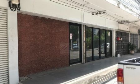 ให้เช่าอาคารพาณิชย์ / สำนักงาน - ให้เช่าอาคารพาณิชย์ 3 ชั้น 180 ตรม. สุขุมวิท 71 ปรีดีพนมยงค์ 26 ตกแต่งภายในเรียบร้อย พร้อมดำเนินกิจการ ใกล้ BTS พระโขนง