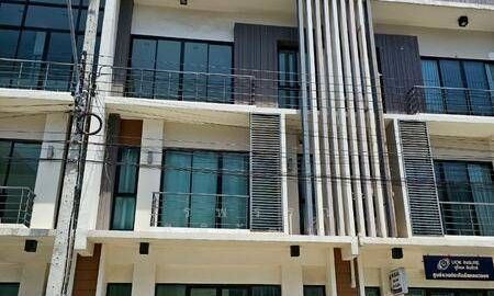 ให้เช่าอาคารพาณิชย์ / สำนักงาน - ให้เช่าถูกมาก!! โฮมออฟฟิศ 3 ชั้น + คลังสินค้าในตัว ม.ซิลค์ทาวน์สายไหม ติดตลาดเอซีสายไหม ใกล้ BTS แยก คปอ.