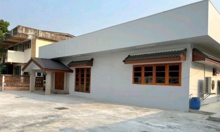 ให้เช่าโรงงาน / โกดัง - ให้เช่าที่ดินพร้อมอาคาร 1 ชั้น 1,022 ตารางเมตร ซอยเรวดี ถ.ติวานนท์ ใกล้เดอะมอลล์งามวงศ์วาน