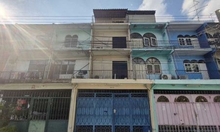 ขายทาวน์เฮาส์ - ตึก 4 ชั้น พระราม 3 ซอย 14 ย่านพระราม 3 ต่อเติมจัดเต็ม เฟอร์นิเจอร์ Built-in วิวแม่น้ำเจ้าพระยา ราคาพิเศษสุดๆ หายากในทำเลนี้ ต่อรองได้