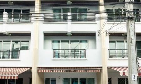 ให้เช่าทาวน์เฮาส์ - ให้เช่าทาวน์โฮม 3 ชั้น บ้านกลางเมือง ลาดพร้าว 71 (นาคนิวาส 34) เงียบสงบ เป็นส่วนตัว เฟอร์นิเจอร์พร้อมเข้าอยู่