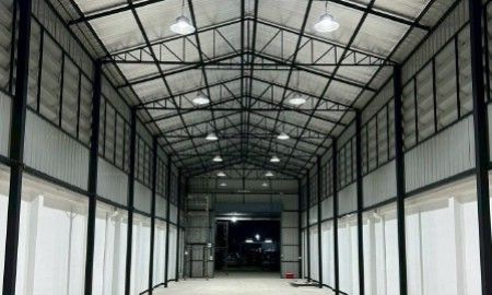 ให้เช่าโรงงาน / โกดัง - ให้เช่าโกดังโรงงานพร้อมออฟฟิศย่านกรุงเทพกรีฑา ขนาด 400 ตรม. พิกัดเขตสะพานสูง กรุงเทพฯ ใกล้มอเตอร์เวย์ ออกร่มเกล้า