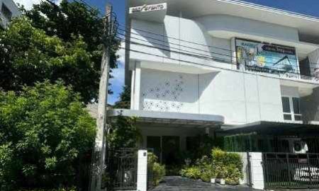 ให้เช่าอาคารพาณิชย์ / สำนักงาน - ให้เช่าออฟฟิศทาวน์โฮมหรูตกแต่งโมเดิร์นสไตล์ย่านลาดพร้าว 73 พื้นที่ใช้สอยรวม 156 ตรม.