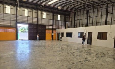 ให้เช่าโรงงาน / โกดัง - ให้เช่า โกดัง 430 ตรม บางกระดี่ ซ.19 มีออฟฟิศ และห้องน้ำให้ตัว 2 ห้องพัก ไฟฟ้า 3 เฟส