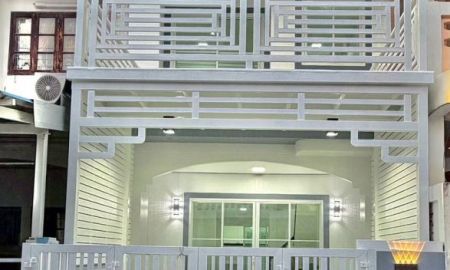 ขายทาวน์เฮาส์ - ขายทาวน์เฮ้าส์ 2 ชั้น หมู่บ้านบัวทอง ติดรถไฟฟ้าสายสีม่วง เนื้อที่ 16 ตารางวา 2 ห้องนอน ตำบลบางรักพัฒนา อำเภอบางบัวทอง จังหวัดนนทบุรี