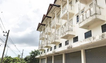 ขายทาวน์เฮาส์ - ทาวน์เฮ้าส์เชียงราย 3 ชั้นครึ่ง 2 คูหา ตีทะลุถึงกัน 62 ตร.วา ติดถนนศรีเวียง อำเภอเวียงชัย เชียงราย