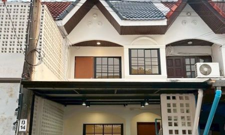 ขายทาวน์เฮาส์ - ขายทาวน์เฮาส์ 2 ชั้น NexHaus44 ปากซอยอ่อนนุช 44 เดินทางเข้าโซนทองหล่อ พระราม 9 รีโนเวทใหม่ทั้งหลัง พร้อมเข้าอยู่