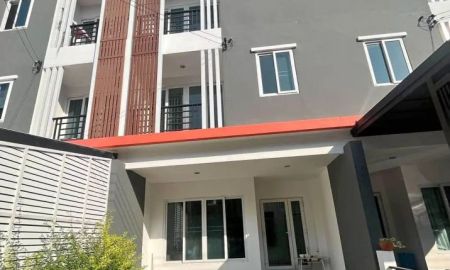 ให้เช่าทาวน์เฮาส์ - ให้เช่า ทาวน์โฮม โครงการ ดิอิเธอโน่ หทัยราษฎร์ เลี้ยงสัตว์ได้ เดินทางได้หลายเส้นทาง ราคา 21,000 บาท/เดือน