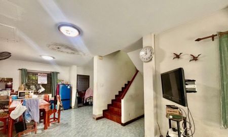 ขายทาวน์เฮาส์ - ขายบ้านลภาวัน 12 บางบัวทอง นนทบุรี เป็นทาวน์เฮ้าส์ 2 ชั้น หลังมุม 27.1 ตรว. ราคาถูก ต่ำกว่าราคาตลาด