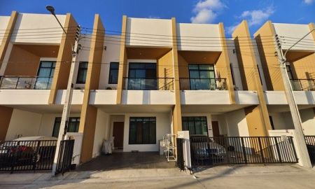 ขายทาวน์เฮาส์ - ทาวน์โฮม คราม หนองมน-บางแสน Khram Nongmon-Bangsaen 22 ตรว. หน้ากว้าง 5.7 เมตร 3 นอน 3 น้ำ หน้าบ้านติดพื้นที่ส่วนกลางไม่ชนกับเพื่อนบ้าน