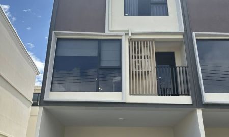 ขายทาวน์เฮาส์ - ขาย ทาวน์โฮมดีไซน์โปร่งโล่ง Altitude Kraf Bangna