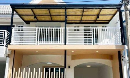 ขายบ้าน - ทาวน์เฮาส์ 2 ชั้น หมู่บ้านสุชา ติดถนนบางบัวทอง-สุพรรณบุรี วิวทุ่งนา