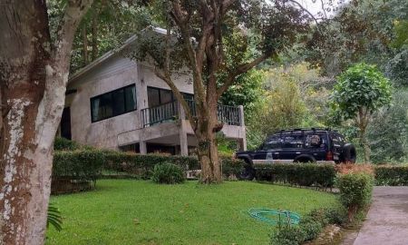 ขายบ้าน - ขายหรือเช่ากิจการรีสอทร์ติดลำธารน้ำแม่ออนราคาถูก