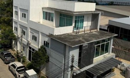 ขายอาคารพาณิชย์ / สำนักงาน - ขาย หรือ ให้เช่า ตึกอาคารสำนักงาน3ชั้น 105ว. 9ห้องสำนักงาน 2ห้องประชุม นิคมอมตะซิตี้ ต.บ้านเก่า อ.พานทอง ชลบุรี