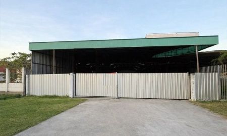 ให้เช่าโรงงาน / โกดัง - ให้เช่า โกดังมีนบุรี ใกล้ไปรษณีย์ สาขาสุวินทวงศ์ พื้นที่รวม 4 ไร่ มีสำนักงานรถใหญ่เข้า-ออกสะดวก ติดถนนใหญ่ ไม่ต้องเข้าซอย