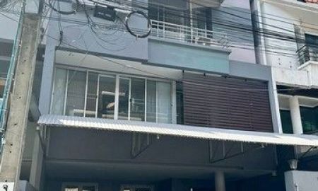 ให้เช่าทาวน์เฮาส์ - ให้เช่าโฮมออฟฟิศ 4 ชั้น ใกล้ MRT สายสีเหลือง สถานีลาดพร้าว 71 ย่านลาดพร้าว 80 เข้า-ออกได้หลายทาง รัชดา 18, เหม่งจ๋าย, สุทธิสาร, เลียบด่วนฯ