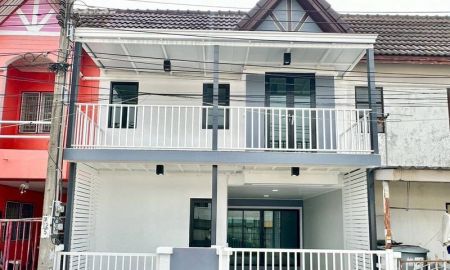 ขายทาวน์เฮาส์ - ขายทาวน์เฮ้าส์ 2 ชั้น หมู่บ้านร่มรื่น 3 มหาสวัสดิ์ เนื้อที่ 17 ตารางวา 2 ห้องนอน ตำบลมหาสวัสดิ์ อำเภอบางกรวย จังหวัดนนทบุรี