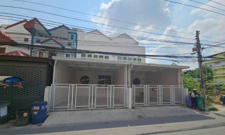 ให้เช่าบ้าน - ให้เช่าบ้าน สไตล์มินิมอล 4 ห้องนอน 3 ห้องน้ำ Rent Stylish Minimalist 4-Bedroom House Near BTS Phahonyothin 69 without furnitures