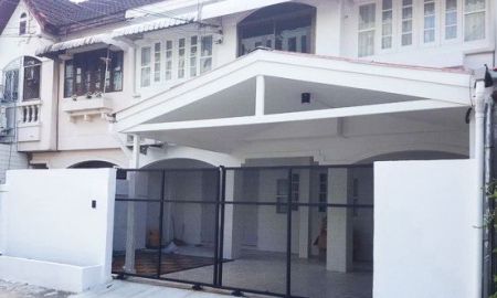 ให้เช่าทาวน์เฮาส์ - ให้เช่า] หมู่บ้าน สิริคาม สุขุมวิท 72 / 4 ห้องนอน 3 ห้องน้ำ / 25 ตรว. 160 ตรม. **45,000**