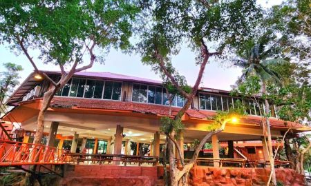 ขายอพาร์ทเม้นท์ / โรงแรม - ขายธุรกิจรีสอร์ท 45 ไร่ 70 ห้อง ติดแม่น้ำเพชรบุรี ทำเลสวยที่สุดในแก่งกระจาน พร้อมดำเนินกิจการต่อได้ทันที