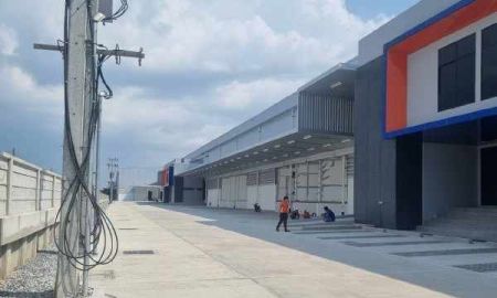 ให้เช่าโรงงาน / โกดัง - ให้เช่าโรงงานโกดัง พร้อมสำนักงาน ย่านพานทอง ชลบุรี ขนาด 2,883 ตรม. พื้นที่สีม่วง ขอใบอนุญาติ รง.4 ได้