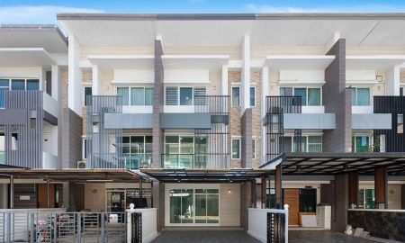 ขายทาวน์เฮาส์ - ทาวน์โฮม 3 ชั้น หมู่บ้านทาวน์พลัส เกษตร-นวมินทร์ รีโนเวทใหม่ พร้อมอยู่ได้เลย เหมาะสำหรับทำสำนักงานหรืออยู่อาศัย