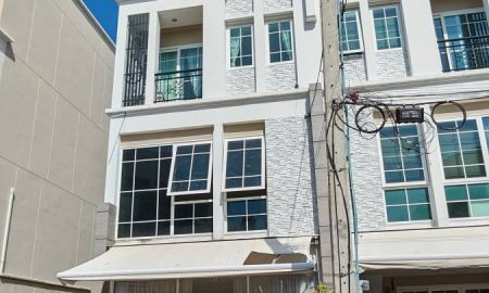 ให้เช่าทาวน์เฮาส์ - ให้เช่าทาวน์โฮม 4 ชั้น ห้องมุม The Master @BTS Udomsuk