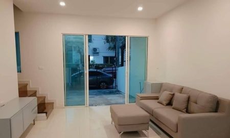 ให้เช่าทาวน์เฮาส์ - ทาวน์โฮม3ชั้น เบล็สทาวน์ รามอินทรา 127 เช่า