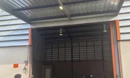 ให้เช่าโรงงาน / โกดัง - ให้เช่าโกดัง พื้นที่ 40 และ 300 ตรม. ย่านพัฒนาการ อ่อนุช