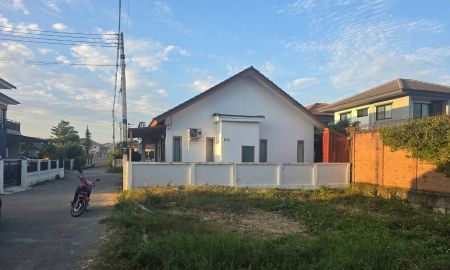 ขายที่ดิน - ขายที่ดินตำบลสันผีเสื้อบ้านท่าเดื่อติดถนนโฉนดพร้อมโอน