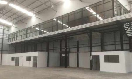 ให้เช่าโรงงาน / โกดัง - ให้เช่าอาคารโกดัง/โชว์รูม พร้อมสำนักงาน ย่านรามอินทรา ติดถนนใหญ่ 6 เลน ขนาด 1,300 ตรม. บนที่ดิน 290 ตรว.