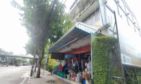 ขายอาคารพาณิชย์ / สำนักงาน - ขายอาคารพาณิชย์ 2 คูหา 3.5 ชั้น อ่อนนุช 21 ทำเลทอง เหมาะทำธุรกิจ ราคาพิเศษ