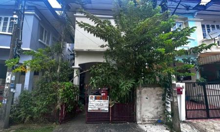 ขายทาวน์เฮาส์ - ครงการสรานนท์ ทาวน์โฮม 2.5 ชั้น ลาดพร้าว 101 ซอย 50 ขายตามสภาพ เหมาะสำหรับรีโนเวท ต่อรองได้ ทำเลโซนลาดพร้าว