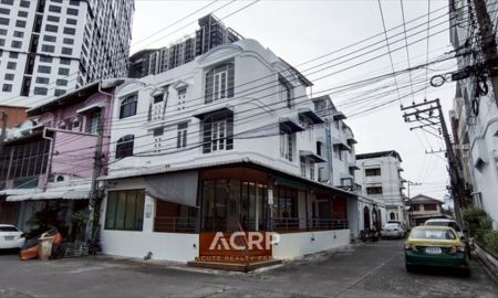 ขายทาวน์เฮาส์ - ขาย ทาวน์โฮม 3 ชั้น หลังมุม ทำเลดี พระราม 9 ซอย 11 เหมาะทำร้านอาหาร คาเฟ่