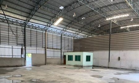 ให้เช่าโรงงาน / โกดัง - ให้เช่าโกดัง 580 ตรม. พร้อมออฟฟิศ ซอยนวลจันทร์ 21 ห้องน้ำในตัว รถเทรลเลอร์เข้าออกได้ ใกล้เลียบด่วน ใกล้ BTS รามอินทรา ก.ม.6