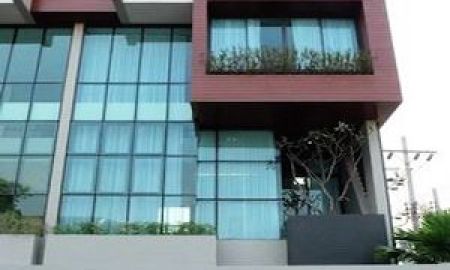 ให้เช่าทาวน์เฮาส์ - ให้เช่า] หมู่บ้าน พาร์ค เลน เอกมัย 22 / 3 ห้องนอน 5 ห้องน้ำ / 39 ตรว. 350 ตรม. **120,000**