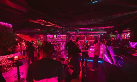 ขาย-ให้เช่าอาคารพาณิชย์ / สำนักงาน - ไนท์คลับขนาด 330+ ตร.ม. ใจกลางสุขุมวิท ทำเลทอง ขายหรือให้เช่า พร้อมอุปกรณ์ครบ และ พร้อมเปิดดำเนินการทันที