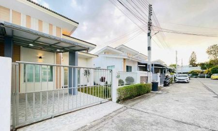 ขายบ้าน - บ้านแฝดสไตล์บ้านเดี่ยวรีโนเวทใหม่แต่งครบ 2 ห้องนอน เนินพลับหวาน