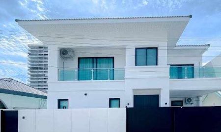 ขายบ้าน - ขายบ้านเดี่ยวพลูวิลล่า 2 ชั้น 5 ห้องนอน เดินลงไปชายหาดดงตาลได้เลย