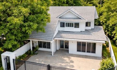 ให้เช่าบ้าน - รามคำแหง 110-112 MRT สัมมากร 200 ม.ให้เช่าเดี่ยว 2 ชั้นหัวมุม ทำเลศักยภาพ บ้านกว้าง เฟอร์นิเจอร์ครบ 2-3นอน 3 น้ำ