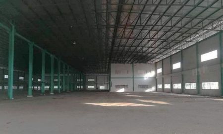 ให้เช่าโรงงาน / โกดัง - ขายโรงงานใกล้ท่าเรือแหลมฉบัง ขนาดที่ดิน 30ไร่ มี 2โกดัง ขนาด 6500 ตรม และ 6700 ตรม //ความสูง 15เมตร