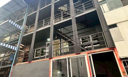 ขายอาคารพาณิชย์ / สำนักงาน - ขายด่วน ตึก 2 คูหา 4 ชั้น ใจกลางพัทยา ชลบุรี