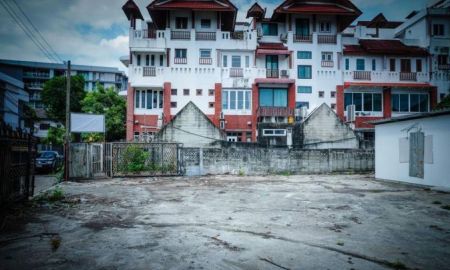 ที่ดิน - ขาย-ให้เช่า ที่ดินเปล่า เนื้อที่ 191 ตรว. สุขุมวิท 39 เหมาะทำที่อยู่อาศัย คอนโดน ออฟฟิต